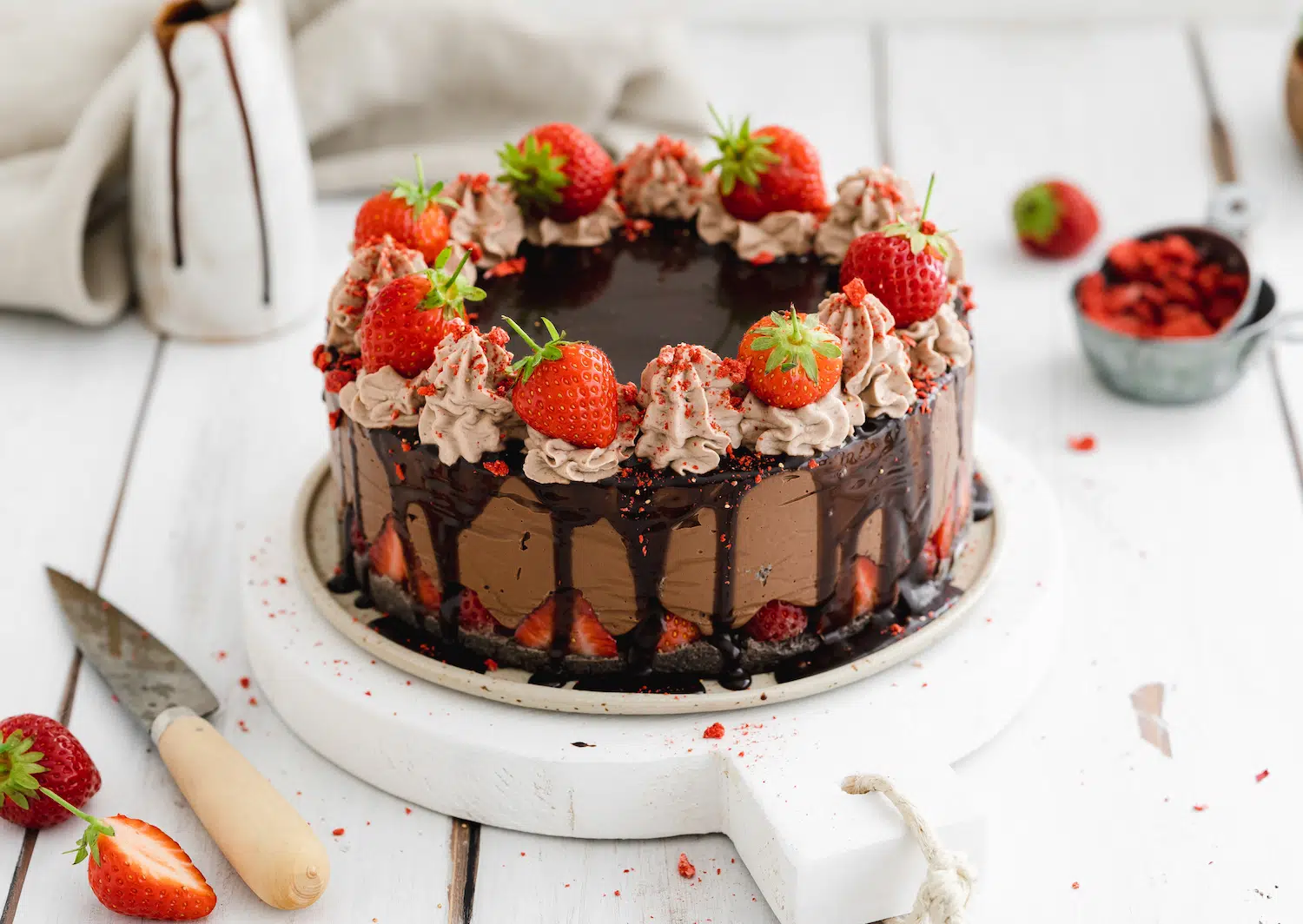 vegan strawberry fudge cake