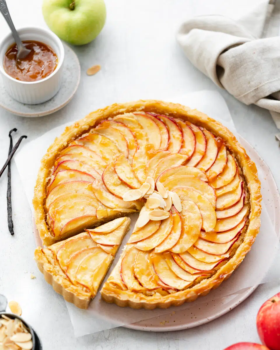apple tart with fresh apples and apricot glaze.