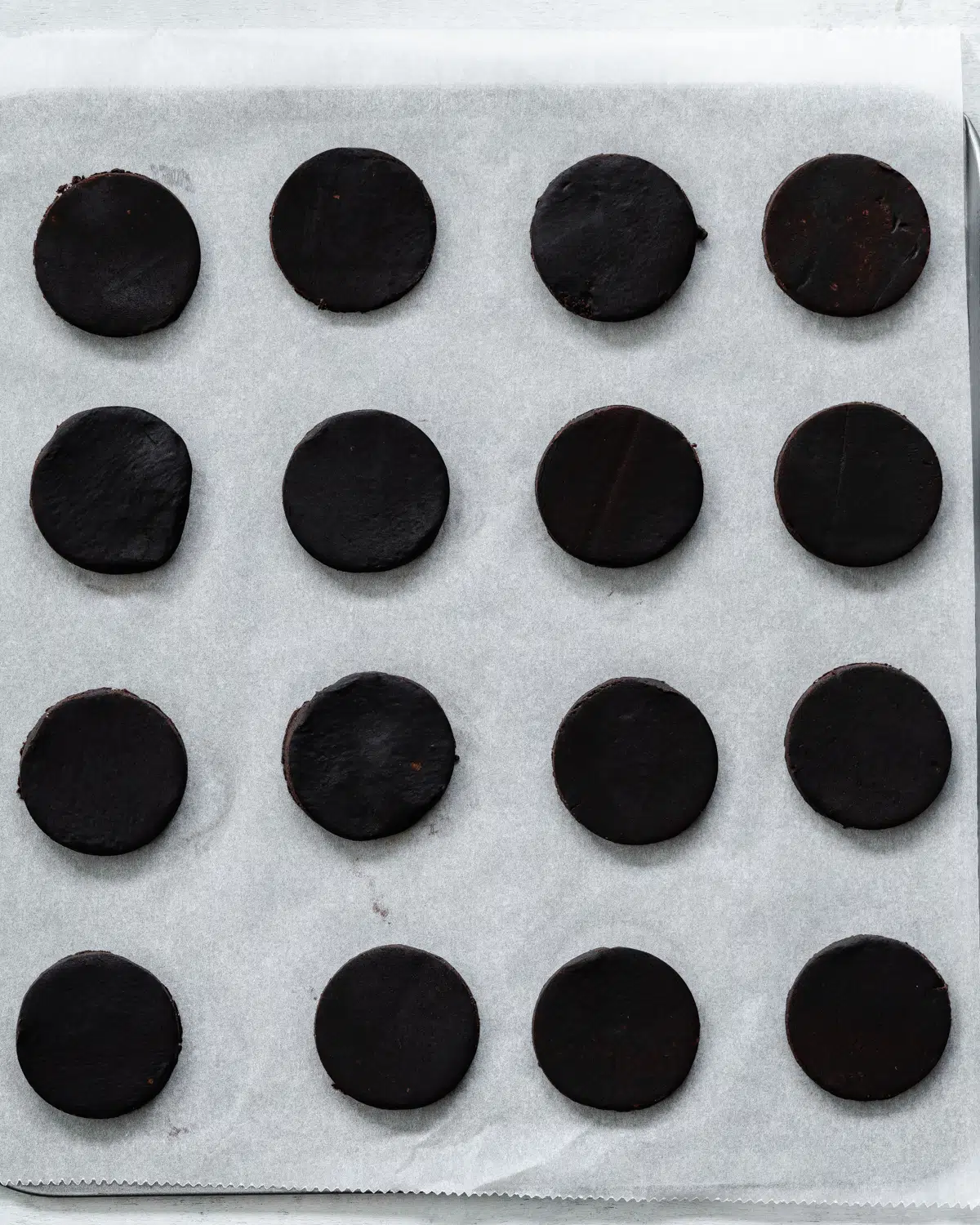 oreo cookies on a baking tray.